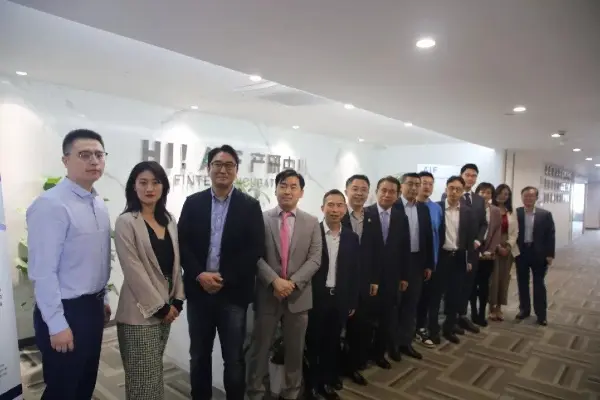 Group photos of Korean employees standing together
